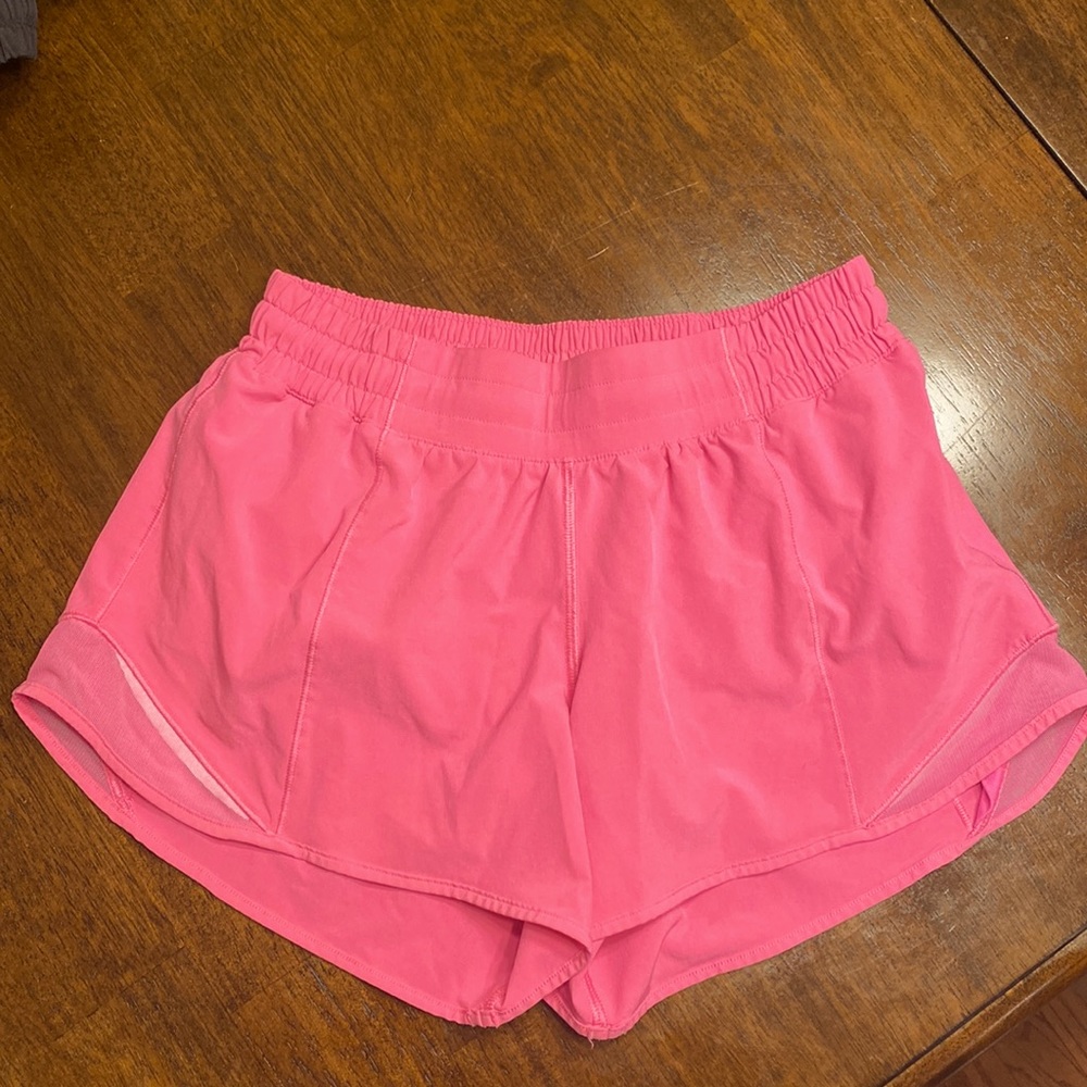Lululemon Hotty hot 4inch shorts
